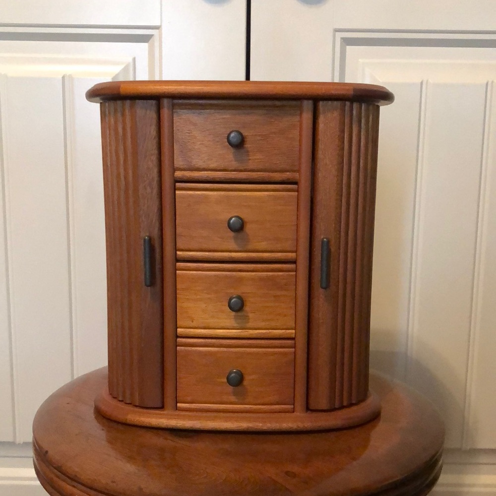 Classic Jewelry Box